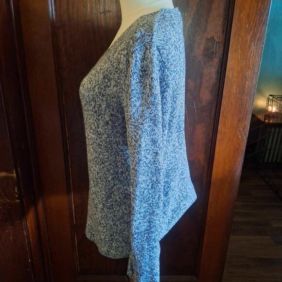 Collection L Sweater - Picture 4 of 6